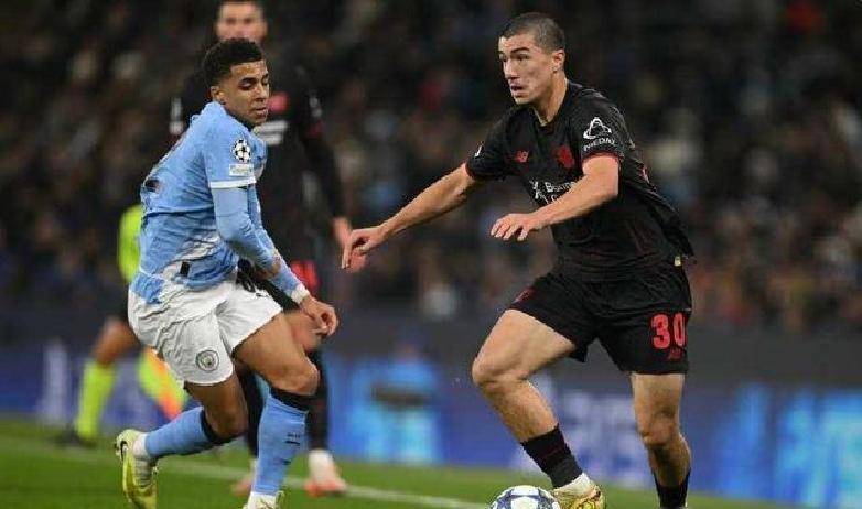 包含曼城围绕足总杯官宣签约勒沃库森回应争议备战亚冠,现场解说直呼:赛前门兴格拉德巴赫调整名单以备亚冠的词条